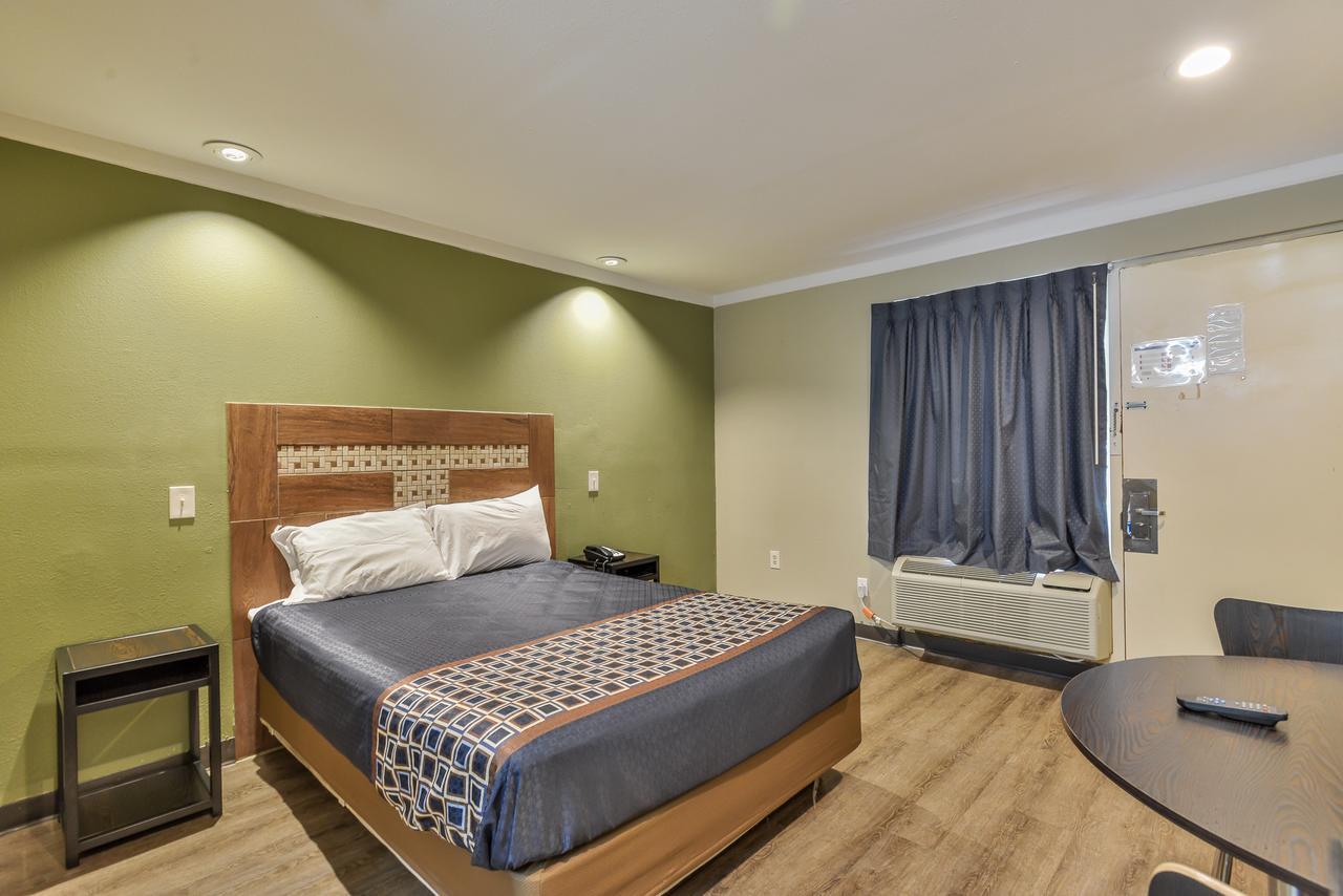 Budgetel Inn And Suites Raleigh Extérieur photo