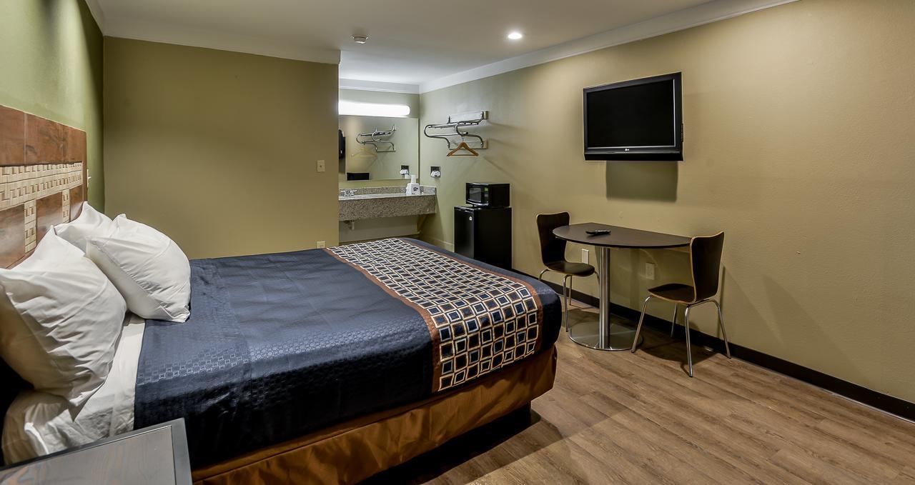 Budgetel Inn And Suites Raleigh Extérieur photo